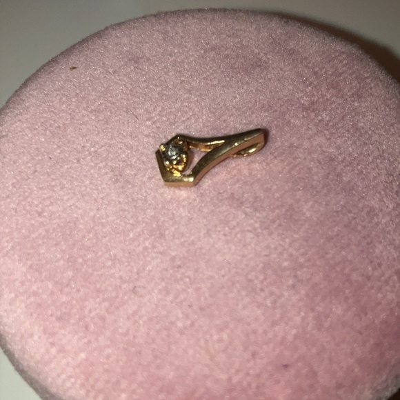 Solid 14K yellow gold and diamond triangular pendant - Picture 2 of 5